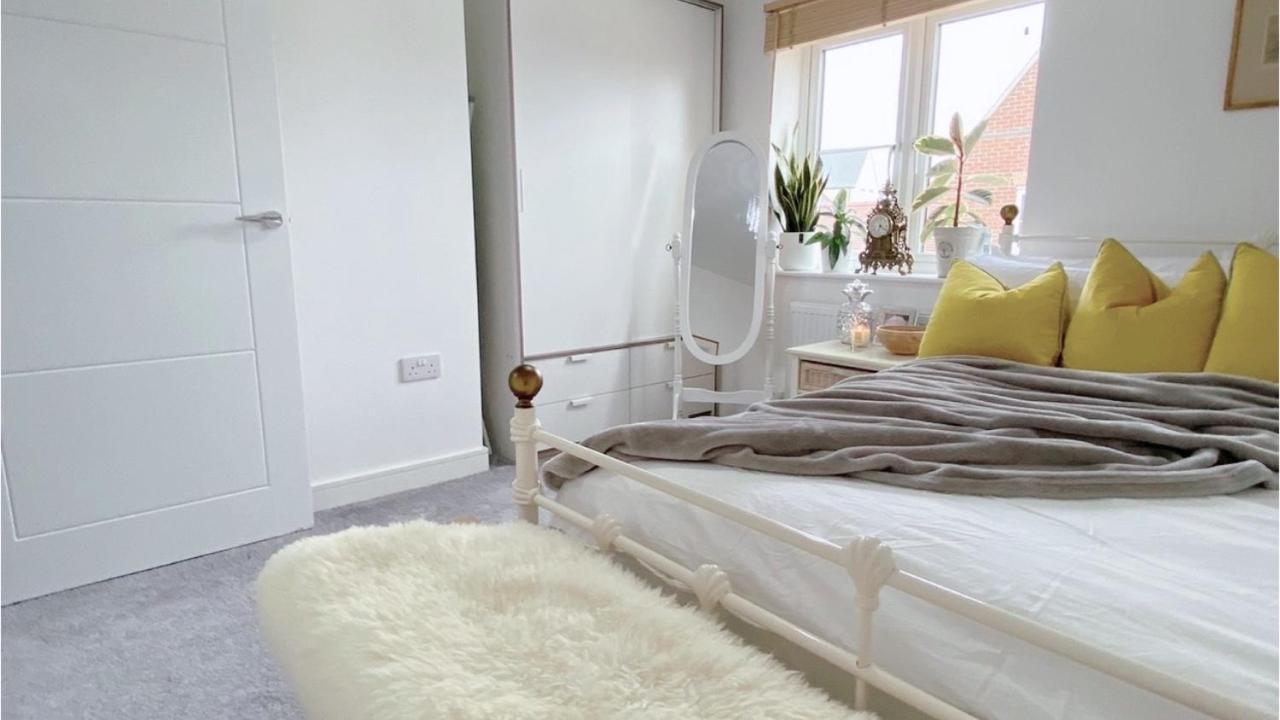 Entire Home: Bicester Village 10Min Walk Екстер'єр фото